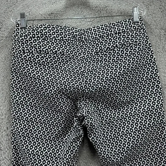 Crosby Women's Size 10 Pants Ankle Length Black White Pattern Stretchy - Picture 8 of 10